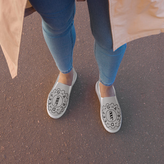 Women’s slip-on canvas shoes with tombo inspired pitch pipe print